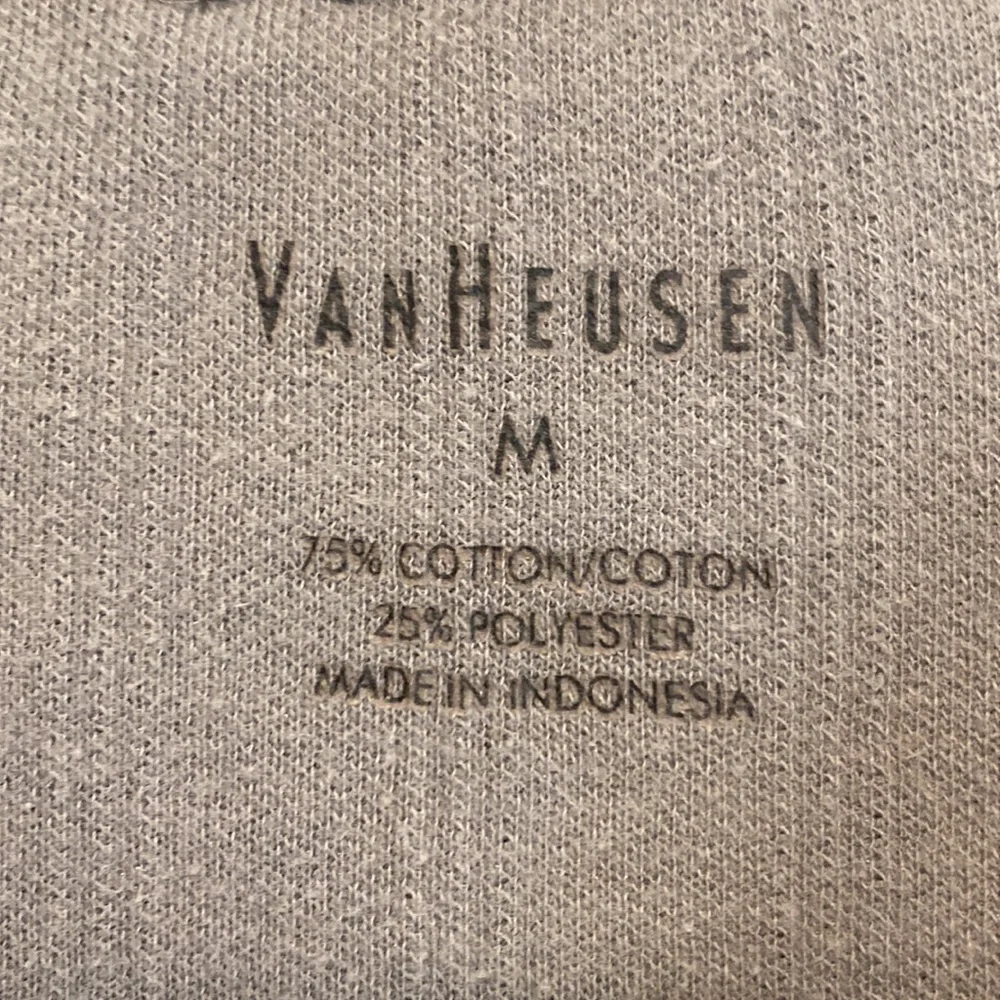 Vanheusen grey Crewneck long sleeve sweater shirt | Medium